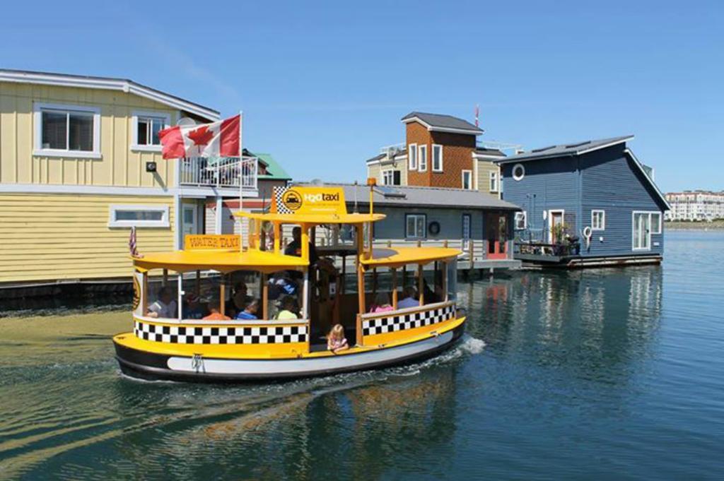 A Float Home B&B In Fisherman'S Wharf Вікторія Екстер'єр фото