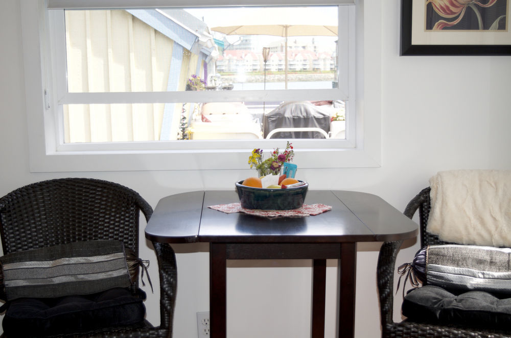 A Float Home B&B In Fisherman'S Wharf Вікторія Екстер'єр фото