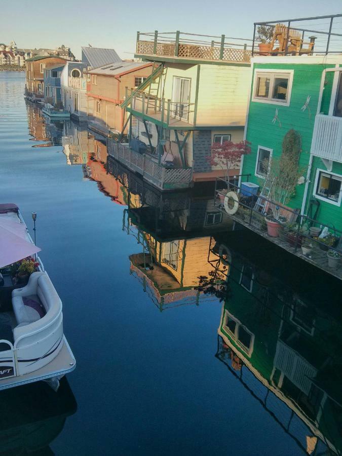A Float Home B&B In Fisherman'S Wharf Вікторія Екстер'єр фото